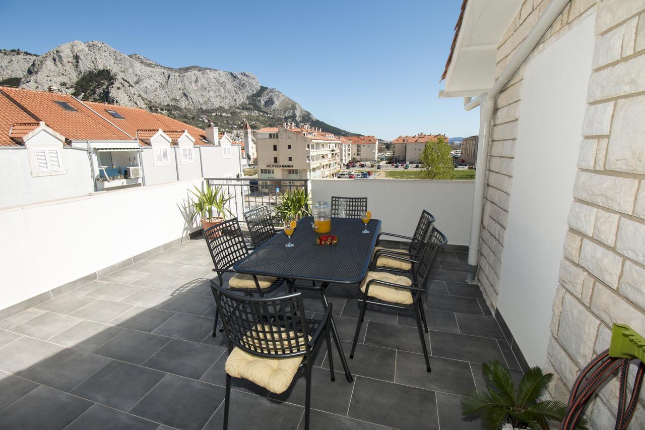 Cherry Omiš Екстериор снимка