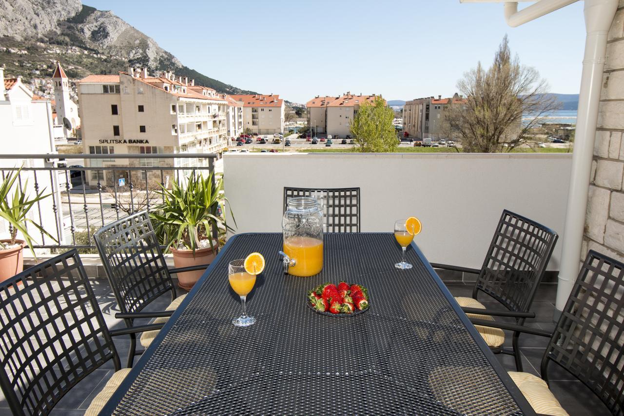 Cherry Omiš Екстериор снимка